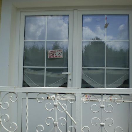 Adikati Lak Apartman Bük Szoba fotó